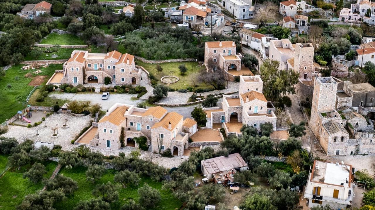 Arapakis Historic Castle Aparthotel Pyrgos Dirou Exterior photo