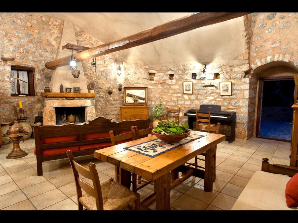 Arapakis Historic Castle Aparthotel Pyrgos Dirou Room photo
